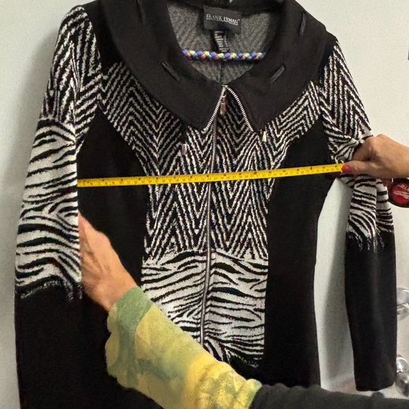 Ladies black and white knit jacket - Picture 8 of 8